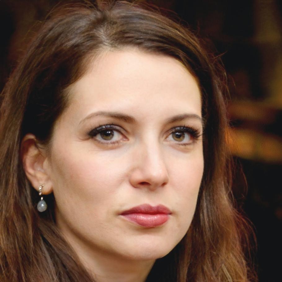 Portrait de Nolwenn Kergourlay, formatrice experte en consolidation budgétaire